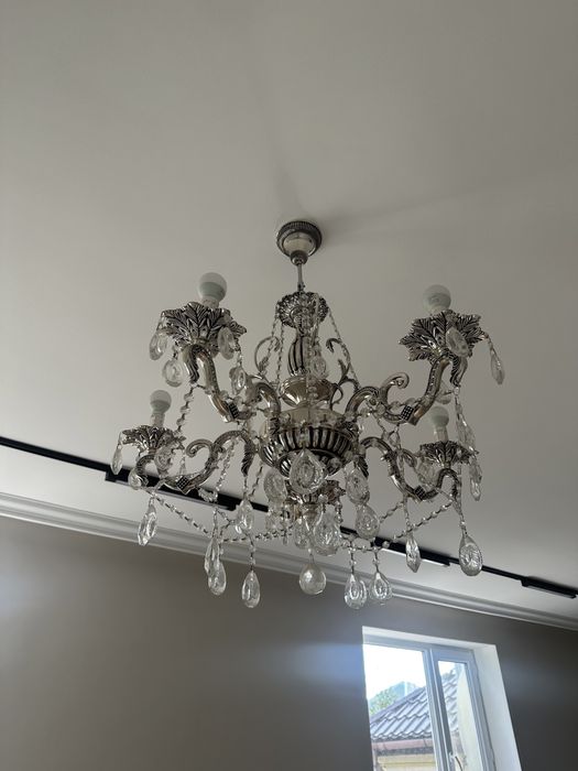 Продам б/у люстры