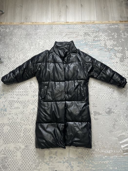 Пуховик зимний черного цвета