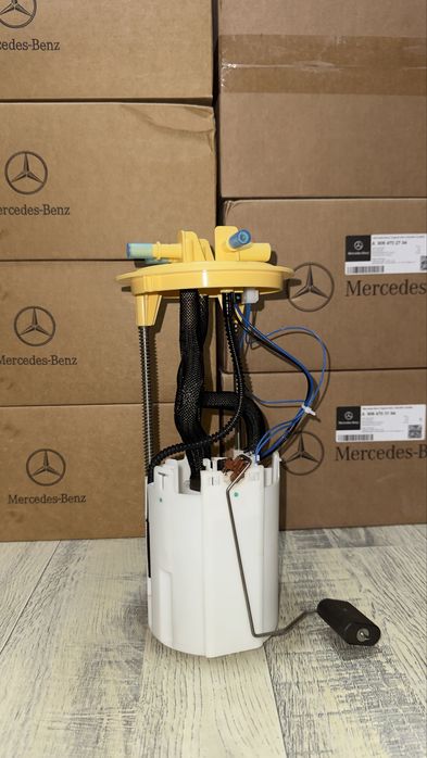 Бензонасос на Мерседес Бенз оригинальный.