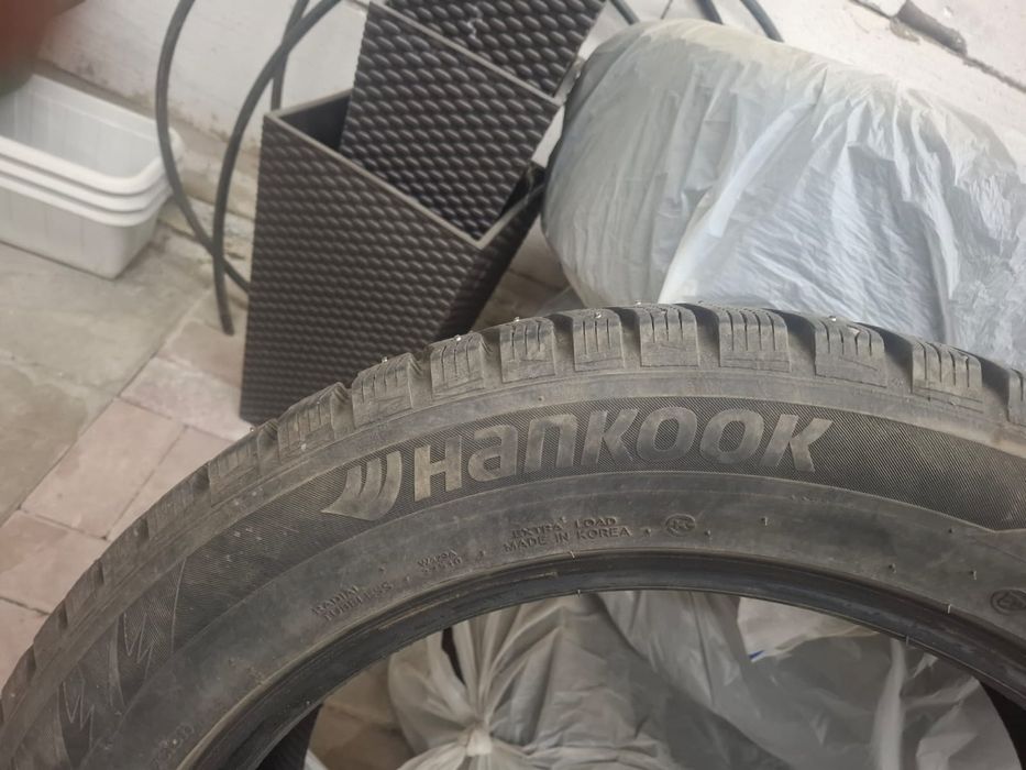 Продам шины б/у 255/50 R20. Hankook. Шип.
