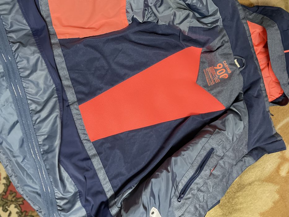 Спортивная куртка