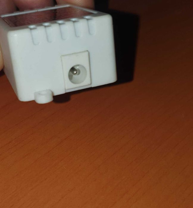 Controler inteligent pentru banda LED RGB prin WIFI