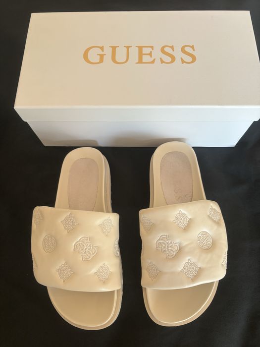 Чехли GUESS krem