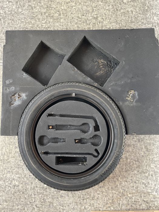 Roata rezerva slim MAZDA3 dupa 2020 si cavitate fixare.