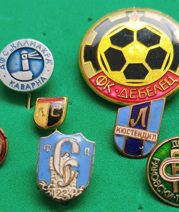 Български футболни значки
