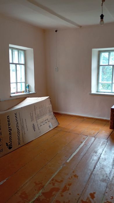 Продам два дома.