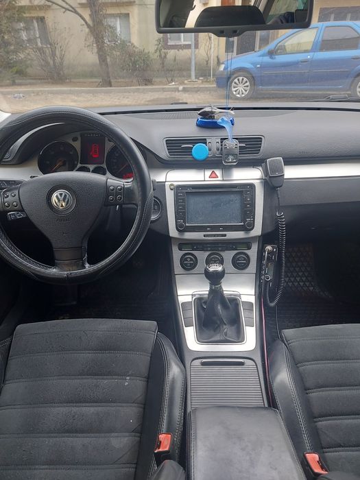 Vând passat  b6 din 2006.