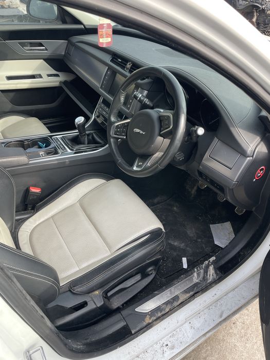 Dezmembrez Jaguar XF 2016 2.0d 204dtd
