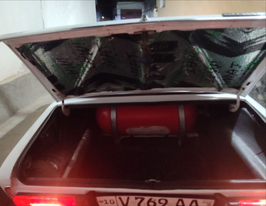 Oq Jiguli  (qo'shni Guli )