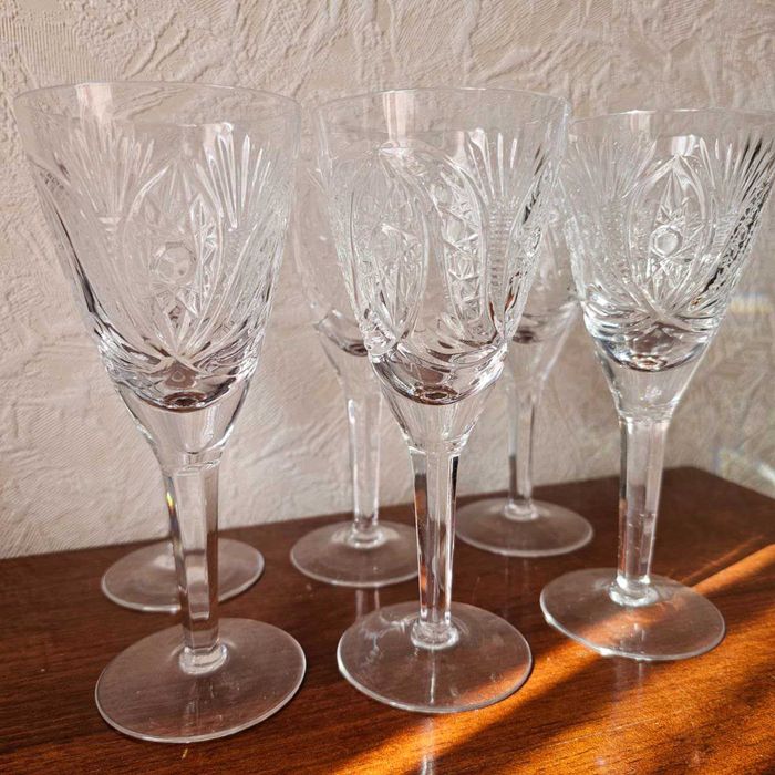 Хрустальные фужеры.