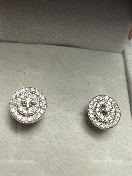 Бриллиантовые пусеты