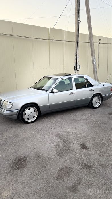 Mersedes 124  sotiladi  1992  E 500