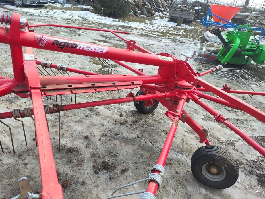 Сеносъбирач марка AGROMASTER модел OTT 320