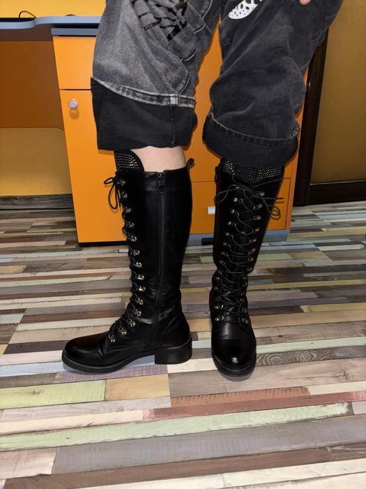 Дамски кожени ботуши