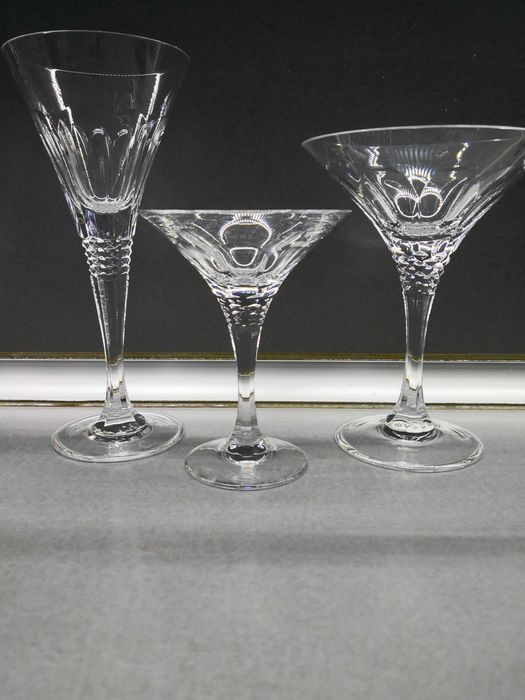 Кристални чаши и купи, свещник