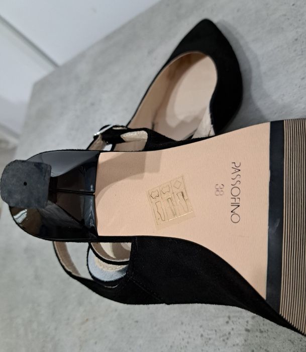 Pantofi decupați piele