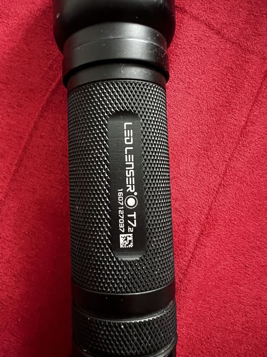 Lanterna LedLenser T7.2 si Nitecore MT21A