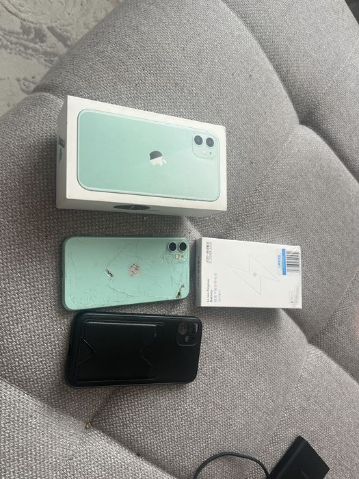 Айфон 11й с коробкой 64Gb