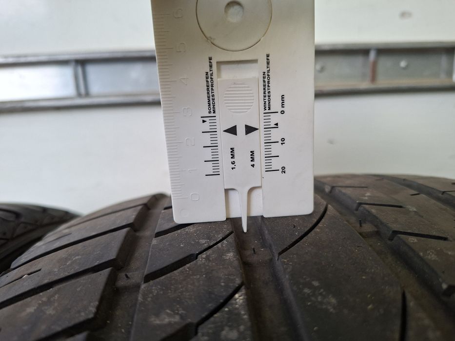 2 броя 235 35 19