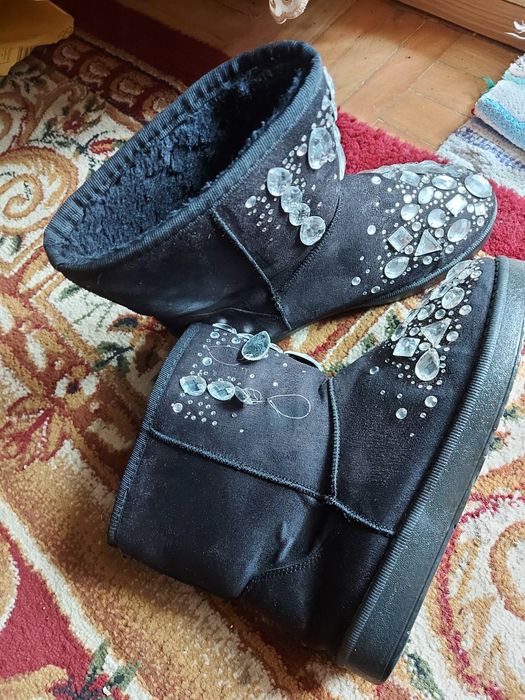 Ugg-uri cu blanita marimea 37