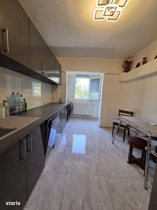 3 Camere confort 1 Garii Mobilat complet