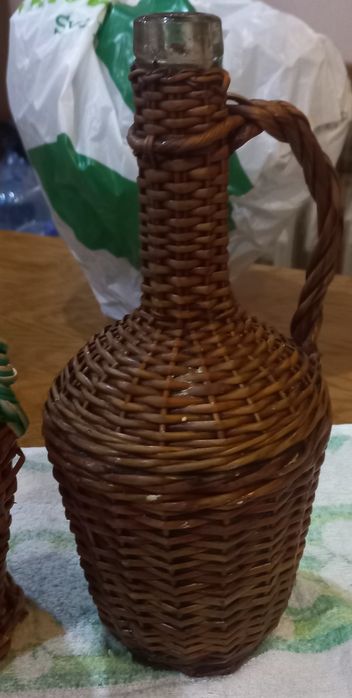 Doua damigene cca 1 l fiecare