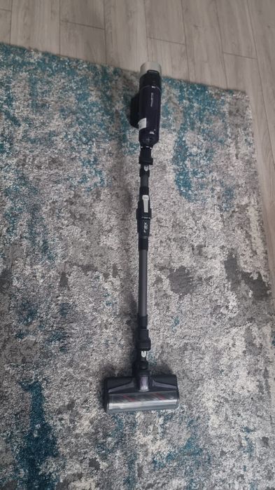 Vând aspirator vertical Rowenta