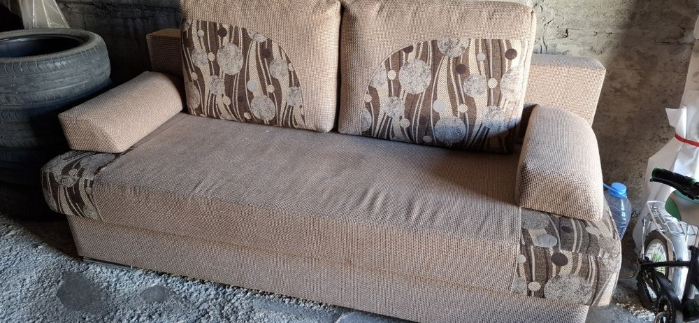 Продам диван раскладной.