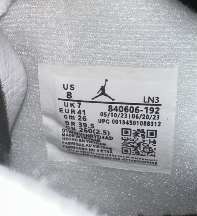 Air Jordan 4 Retro “White Cement” - 39,40,41,42,43,44,45,46