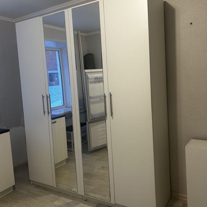 Продам большой шкаф