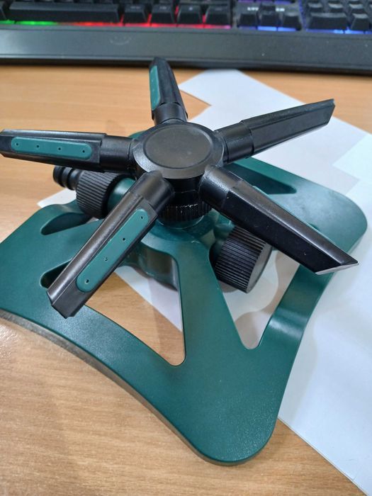 Aspersor gradina 5 brate, rotatie 360°, acoperire larga, verde