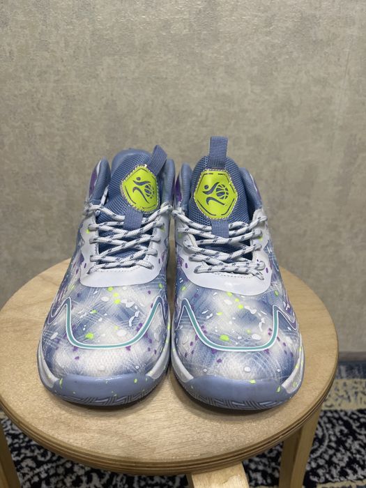 Кроссовки баскетбольные