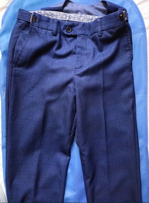 Костюм тройка на мальчика 7-8 лет, б/у, как новый.