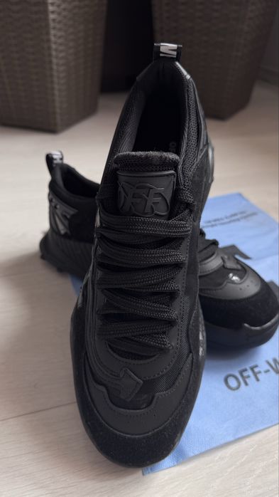 Off White Odsy - 1000 Negri