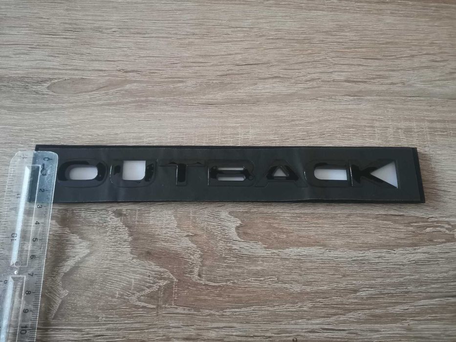 Subaru Outback емблема черен гланц