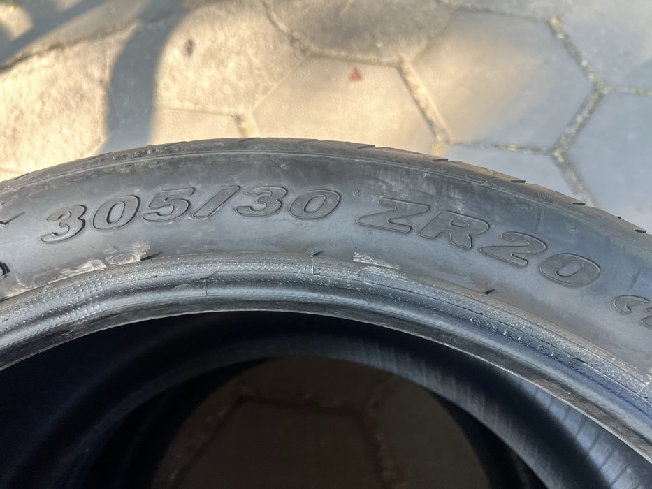2бр летни гуми 305-30-20
