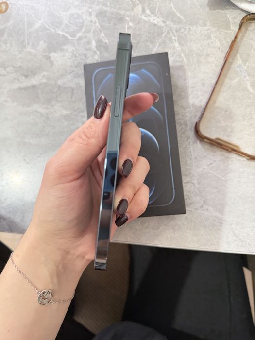 iPhone 12 Pro 128g акамулятор 77%