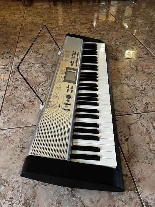 Pian Electronic CASIO LK-130