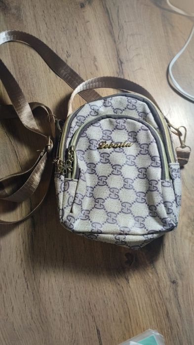 Сумочка на одно плечо