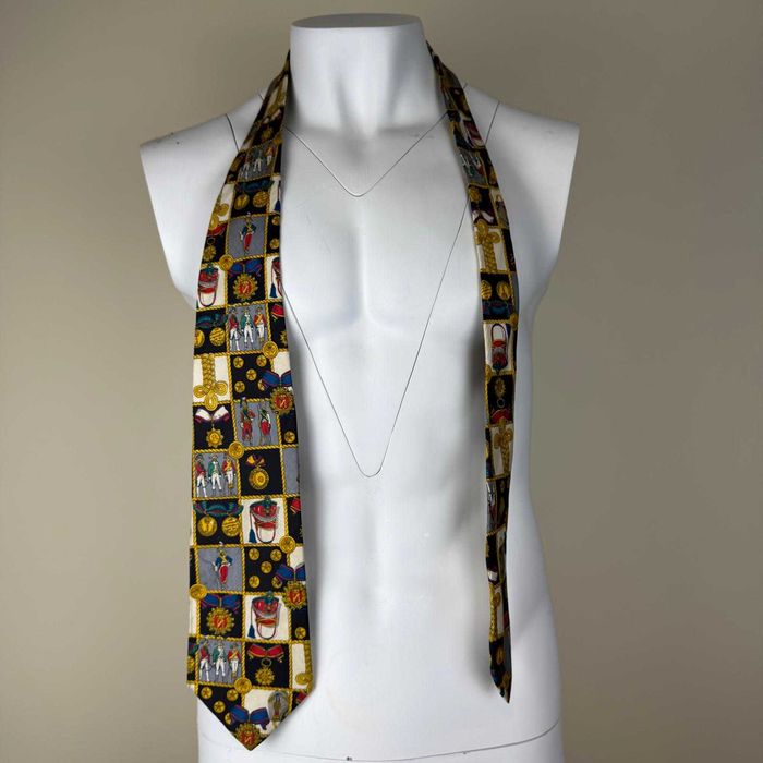 Вратовръзка на Kenzo