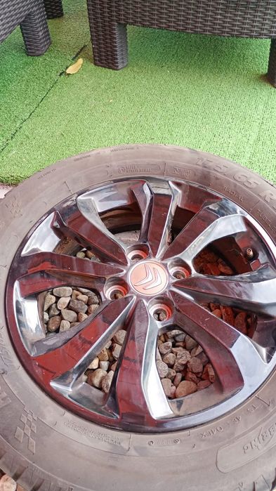 Vând 4 Jante aliaj  15 inch cu cauciucuri