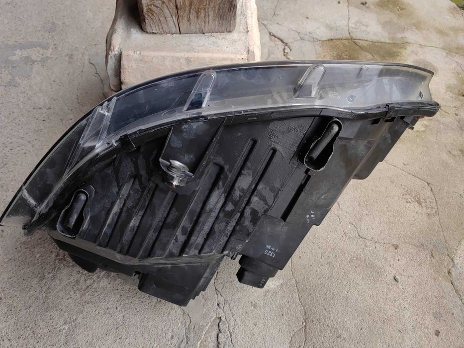 Фар VW Transporter T5 Face Cravelle Multivan десен / Фар Транспортер