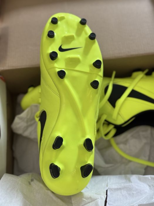 Продам новые бутсы