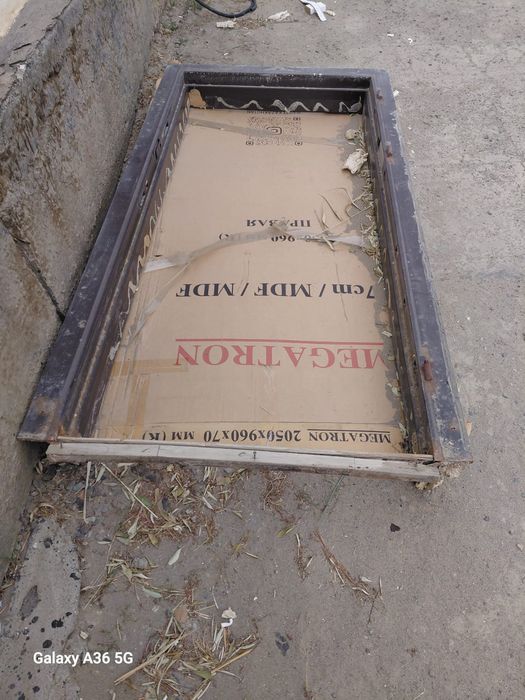 Продам бу входные двери