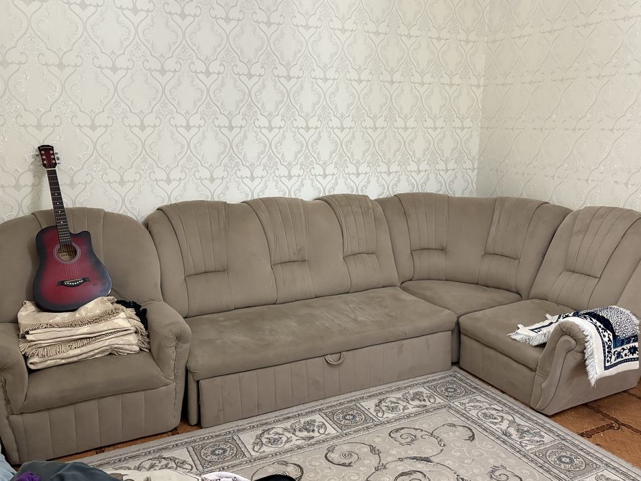 Жаксы куйде Диван сатылады.