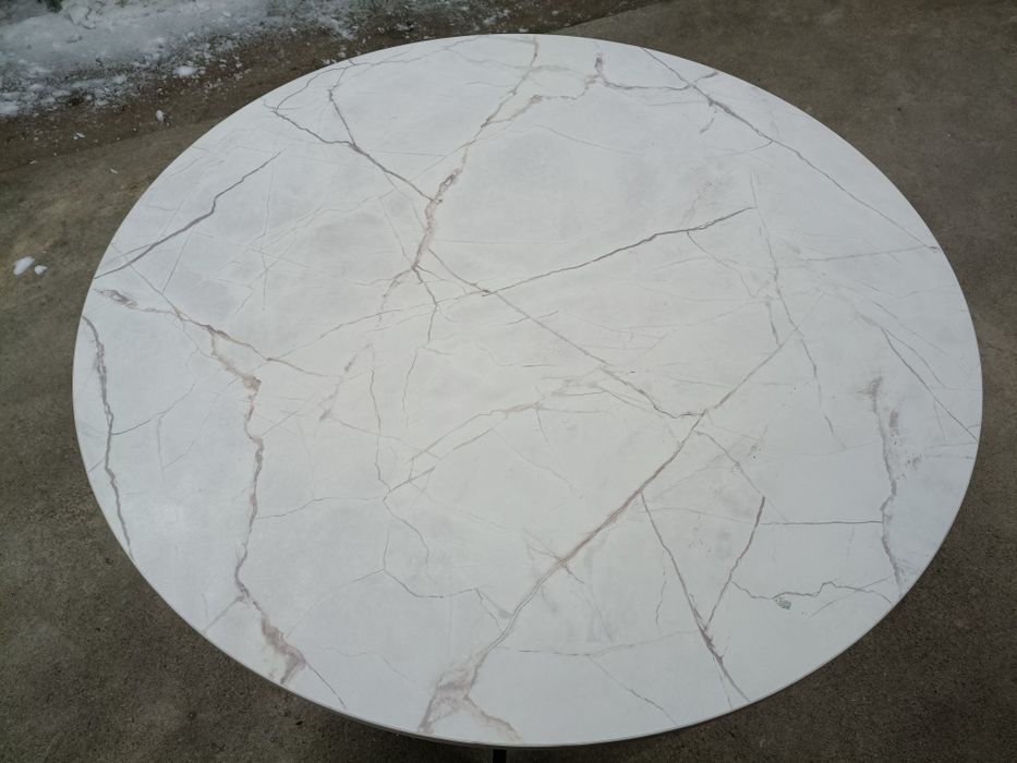 Стол новый  срочно