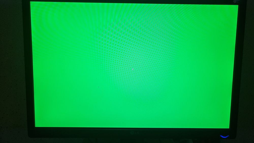 Монитор 22 дюйма LG.