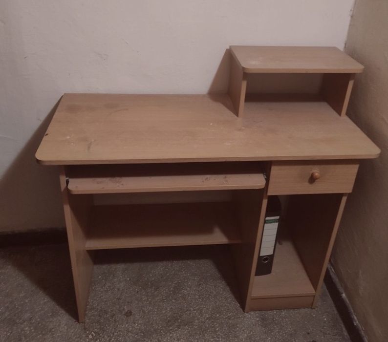 Vand mobila ieftin. Preturi negociabile daca se iau mai multe produs