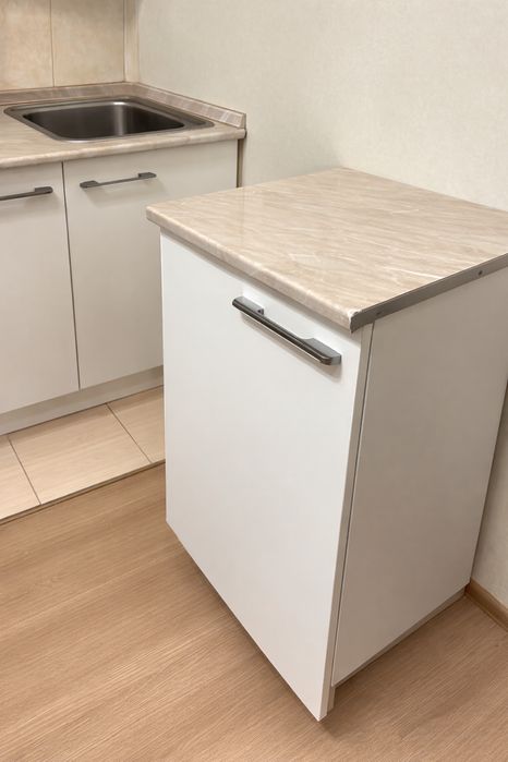 Кухонный гарнитур + мойка