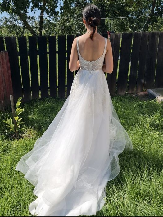 Rochie de mireasa nouă